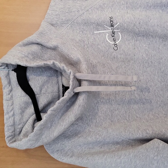 Calvin Klein Sweater - Picture 5 of 17